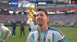 Lionel Messi chora após receber a medalha de vice-campeão mundial; veja