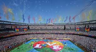 Lindo para a TV, show do intervalo da final da Copa não anima público no estádio