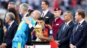 Tottenham é o primeiro tricampeão mundial seguido da Premier League