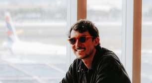 Quem é Relvas, voz expoente do pop leve e que exala a energia do Rio em suas músicas?
