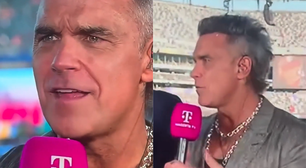 Robbie Williams se pronuncia após boatos de que consumiu cocaína após show na final da Copa