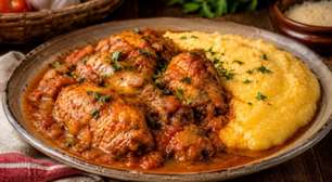 Frango caipira com polenta cremosa: receita fácil e irresistível