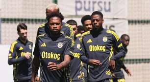 Técnico do Fenerbahçe descarta saída de Fred e freia interesse do Atlético-MG