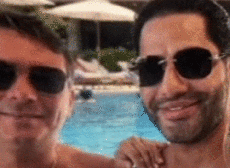 Foto de Flávio e Sicário em piscina com champanhe é falsa