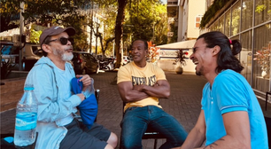 Atores que quebraram barreiras como casal gay em novela se reencontram em food truck de ex-galã