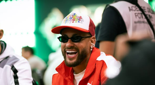 Poupado de jogo do Santos, Neymar comparece a torneio de poker em São Paulo