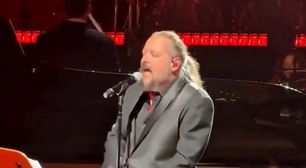 Jonathan Davis reinventa clássico do KoRn com orquestra ao lado de Yoshiki