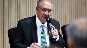 Tarifaço de Trump atinge US$ 7,4 bi do Brasil, mas Planalto evita confronto antes da eleição
