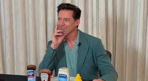 O café da manhã de Hugh Jackman, de 57 anos, tem 4 ovos pochê, 1/2 abacate e salmão defumado: 'São cerca de 6.000 calorias por dia'