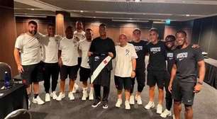 Guarín visita concentração do Vasco, na Colômbia, antes de duelo pela Sul-Americana