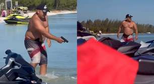 Banhista tenta atirar contra velejador, mas disparo falha em praia de Arraial do Cabo; veja