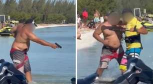Banhista tenta atirar contra velejador durante discussão, mas disparos falham em Arraial do Cabo