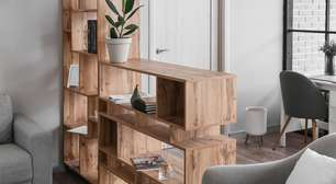 5 ideias de estantes abertas para decorar e organizar espaços pequenos