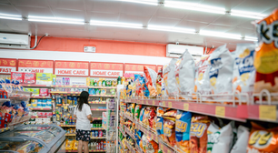 Os especialistas concordam: muitos alimentos e cosméticos têm aditivos que nos interessa evitar a qualquer preço