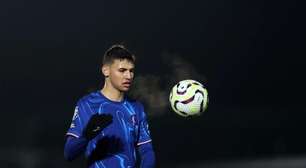 Atlético negocia a contratação de atacante do Chelsea