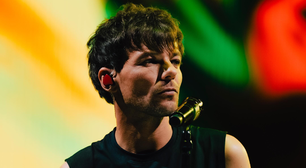 "O que é essa latida?": ex-One Direction Louis Tomlinson questiona fãs em show