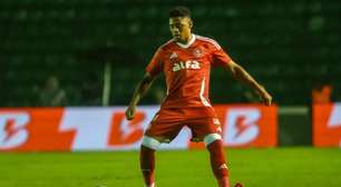 "Jamais foi minha intenção": Zagueiro do Inter quebra o silêncio após expulsão