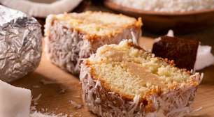 Bolo gelado de coco fit que fica incrivelmente cremoso e leva poucos ingredientes