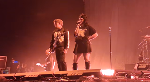 Ícone: Courtney LaPlante expulsa fã violento de show do Spiritbox