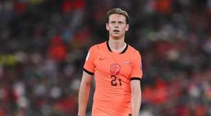 Barcelona confirma lesão de De Jong e perde volante por meses