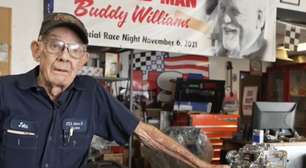 "Nunca encontrei nada que gostasse mais"; este mecânico comemora 95 anos no seu lugar preferido: a oficina onde continua trabalhando