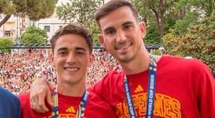 Cidade espanhola presenteia campeões do mundo com tomates equivalentes ao peso de cada um; veja vídeo