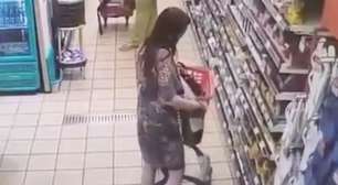 Médica é presa em flagrante após furtar produtos de supermercado em Copacabana