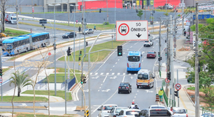 Homem morre e esposa fica ferida após serem atropelados por moto em faixa de pedestres na Avenida Itavuvu