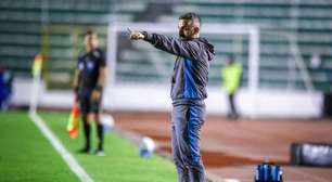 Auxiliar de Luís Castro mantém confiança na classificação do Grêmio: "Convicção de que podemos passar"