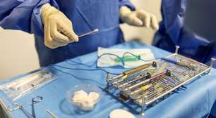 Médico que provocou cegueira em 21 pessoas em mutirão é condenado a 40 anos de prisão