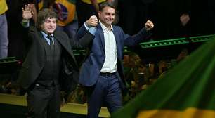 Sem Michelle e com Milei, Flávio oficializa candidatura e promete que Bolsonaro subirá a rampa do Planalto em 2027