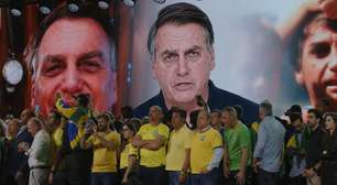 Campanha de Flávio repete estratégia do PT com Lula preso em 2018 para ter Bolsonaro na eleição de 2026