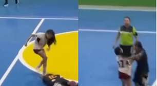 Jogadora chuta cabeça de adversária em jogo de futsal no CE e acaba suspensa por 5 anos