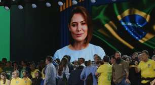 Após reconciliação, Michelle discursa em apoio a Flávio Bolsonaro: "Povo unido pela esperança de um país melhor"