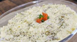 Arroz a piamontese cremoso e cheio de queijo derretido, uma refeição de restaurante para fazer em casa