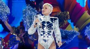 Xuxa estreia turnê com nave espacial e passeio pela carreira; veja setlist