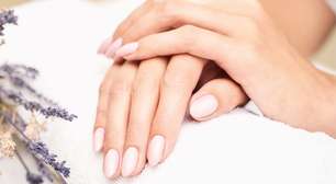Confiança é tudo! Essas cores de esmalte passam a imagem de uma mulher de negócios