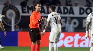 Neymar é suspenso após terceiro cartão amarelo e desfalca Santos contra o Athletico-PR