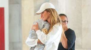 River está enorme! Com tênis retrô de R$ 1 mil e aerolook comfy, Gisele Bündchen é clicada com o filho de 1 ano e 5 meses em aeroporto do Rio. Fotos!