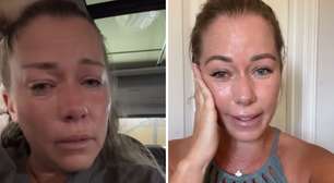 Ex-coelhinha da Playboy aparece chorando em vídeo: 'Tudo tão difícil'