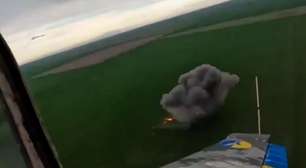 Vídeo mostra soldado ucraniano derrubando drones russos com apenas um fuzil durante voo; assista