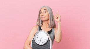 "Fome emocional" na menopausa: entenda como ela pode afetar o emagrecimento