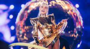 Xuxa comenta looks de turnê comemorativa: 'Último voo da virilha'