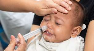 Pode fazer lavagem nasal com água da torneira? Entenda o risco