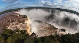 Barco de passeio vira no Parque Nacional do Iguaçu e uma pessoa morre, diz TV