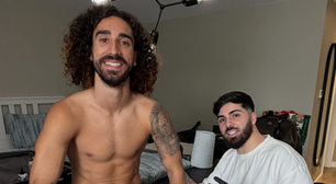 Cucurella cumpre promessa e faz tatuagem com rosto de treinador da Espanha após Copa