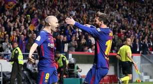 Iniesta reforça idolatria pelo astro Messi: 'Demonstrou com a Copa que é o melhor da história'