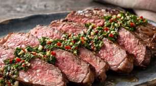 Fraldinha assada com molho chimichurri: macia e suculenta