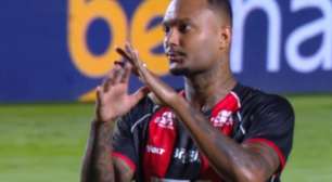 Vitória tem dois jogadores expulsos no mesmo lance contra o Palmeiras