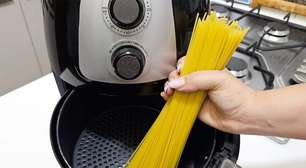 Receita de macarrão feita na air fryer de um jeito super prático e diferente, uma refeição deliciosa e surpreendente